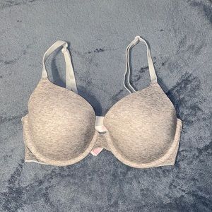 NWOT Wear Everywhere t-shirt Lightly Lined Bra